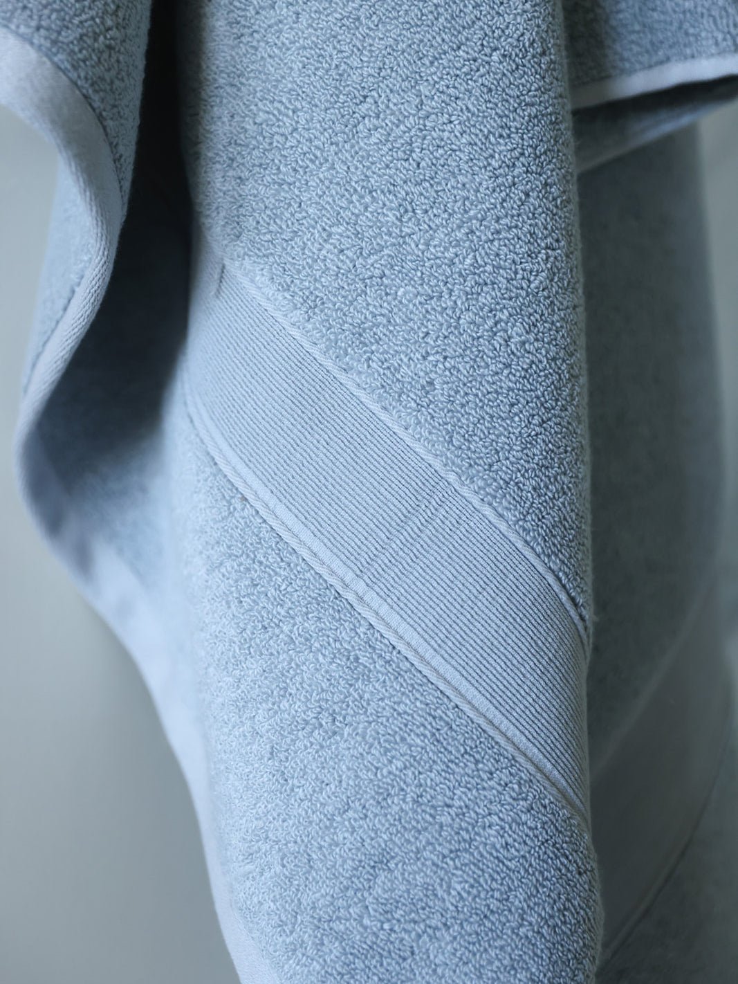 Close up of harbor mist luxe bath towel 