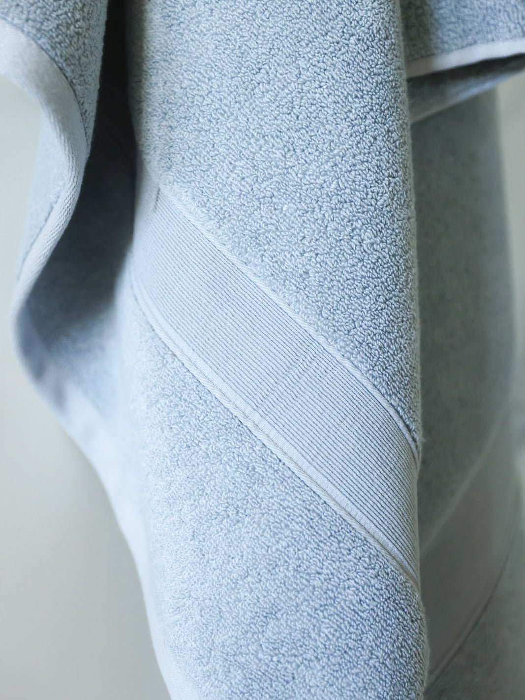 Close up of harbor mist luxe bath sheet 