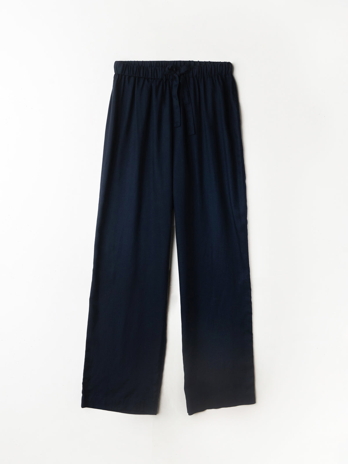 Soft woven pajama bottom in Eclipse with white background 